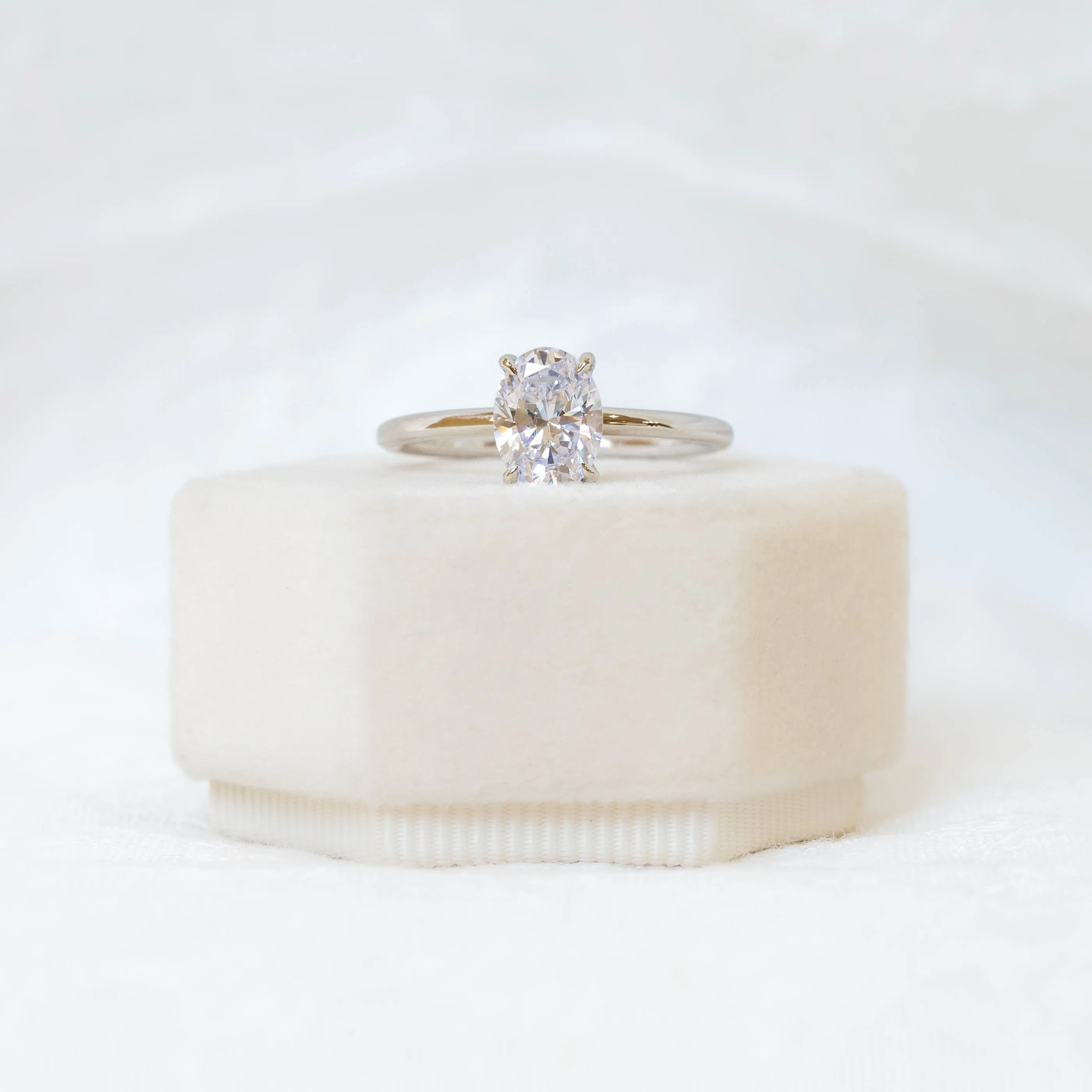 14kw Oval Diamond Solitaire Ring