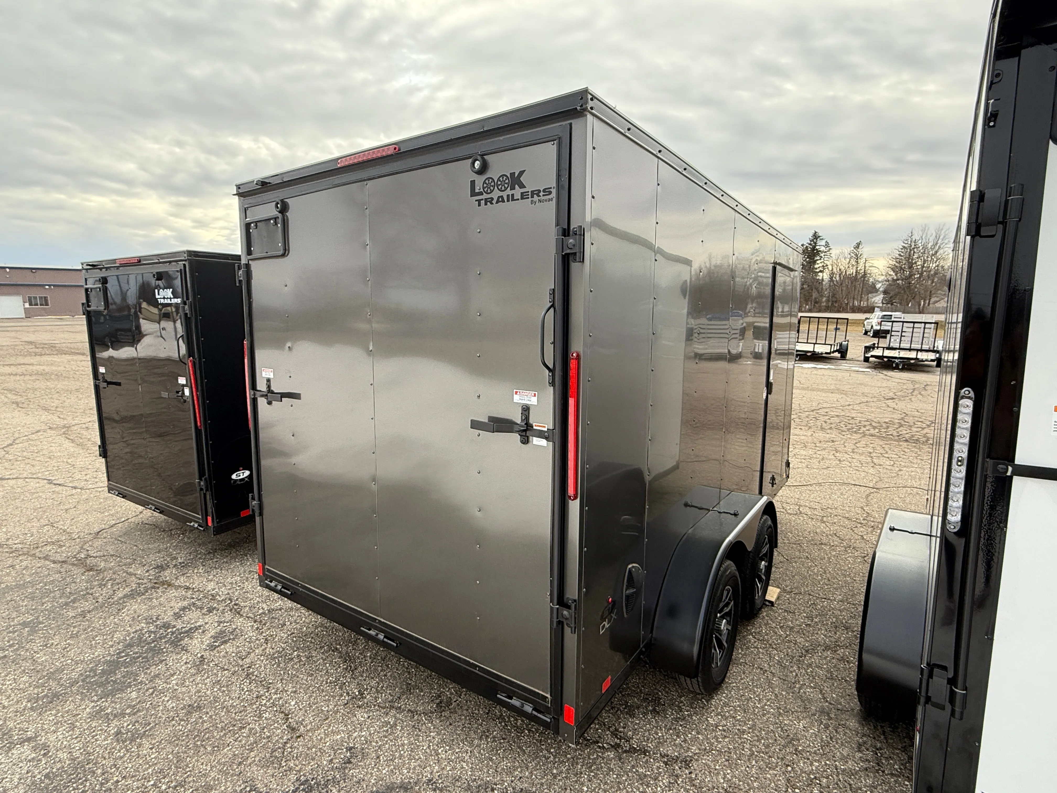 2025 Look ST DLX 7' x 14' Enclosed Trailer