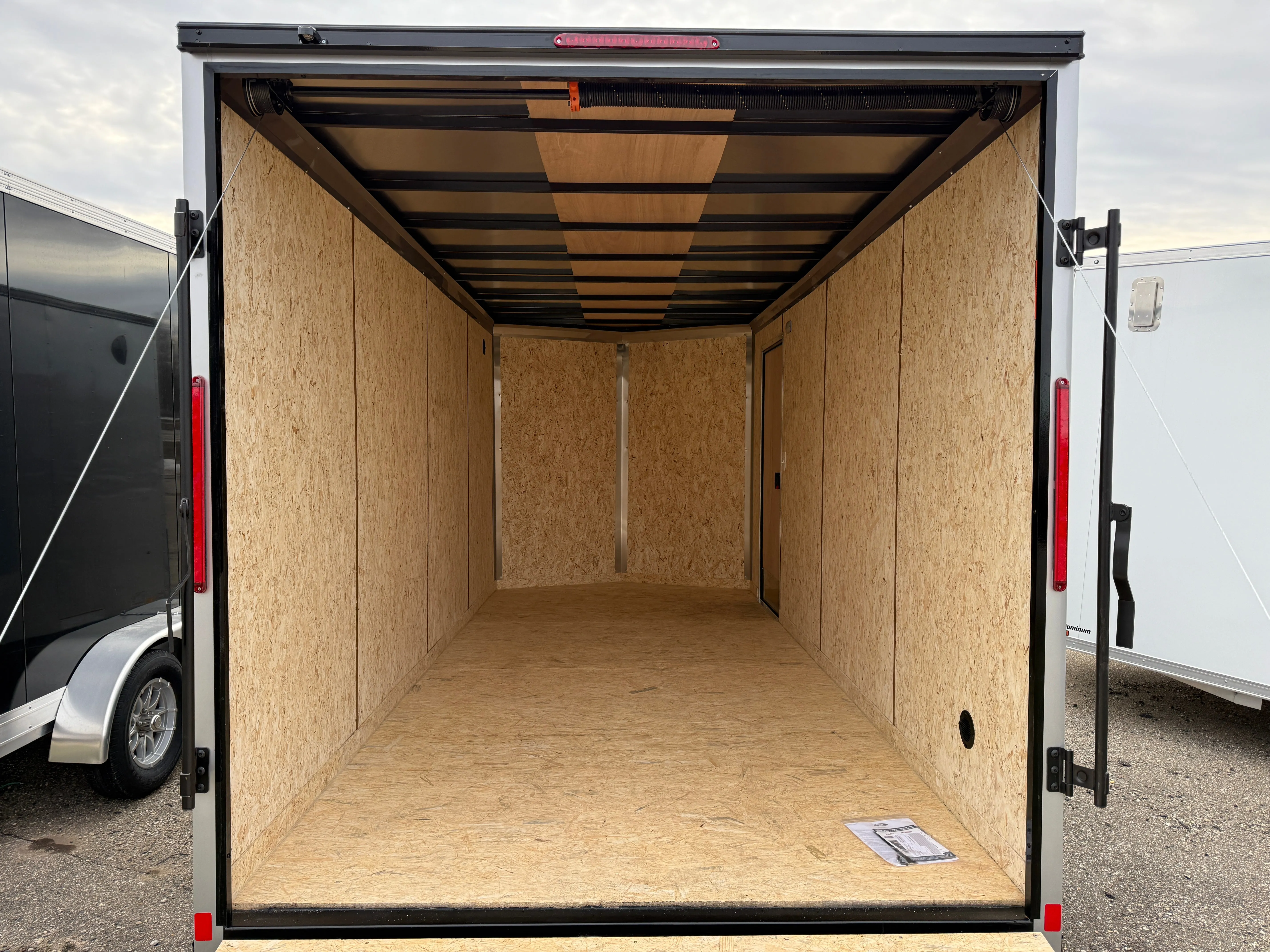 2025 Look ST DLX 7' x 16' Enclosed Trailer