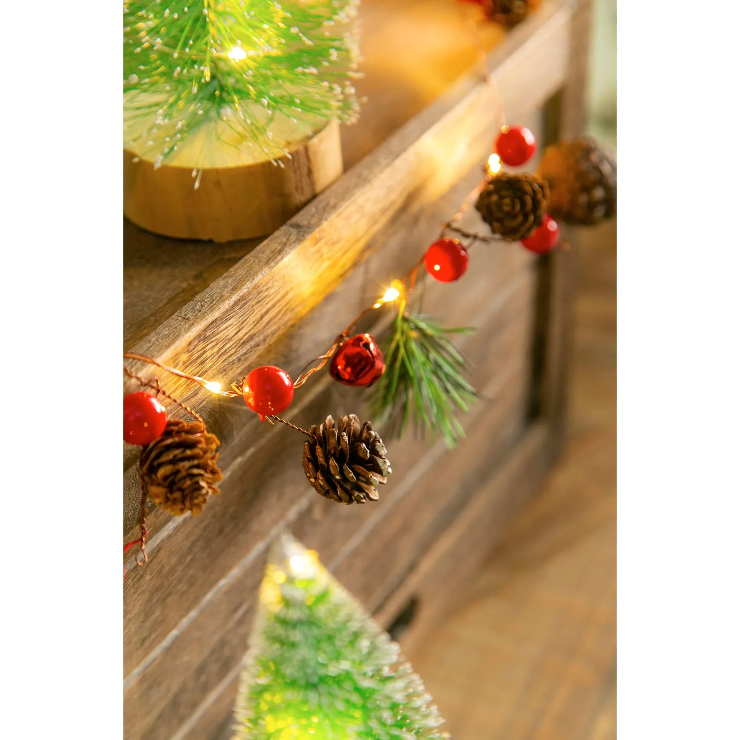 6' Pinecone and Pine Needle Rattan String Light with Metal Bells and 20 LED Lights,3led298