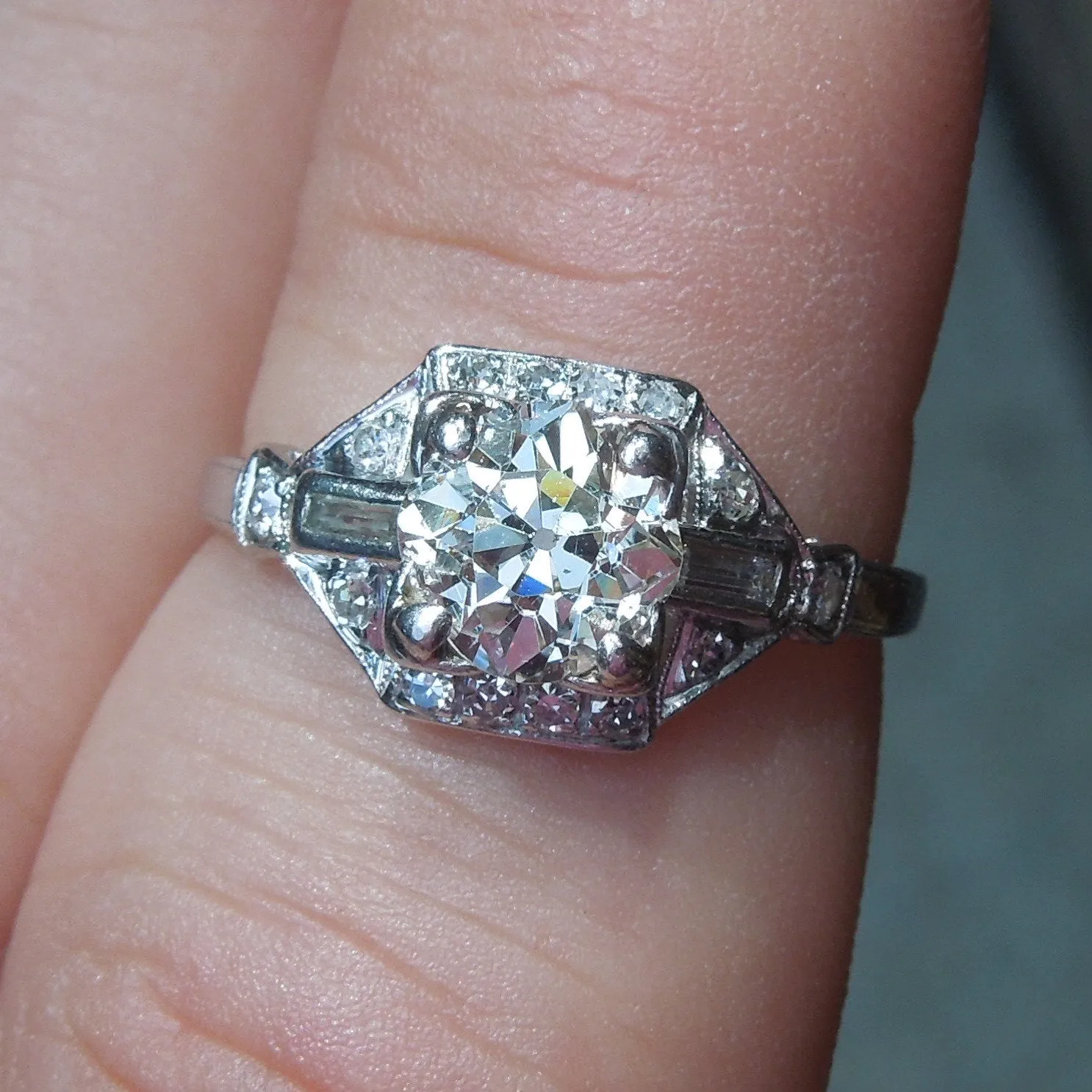 Art Deco 1.75 ct Old Mine Cut Diamond and Platinum Ring