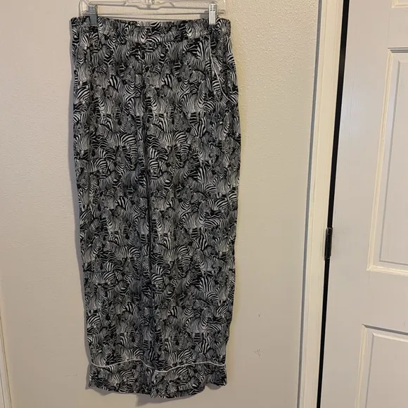 Banana Republic Satin Zebra Print Pajama Set Large