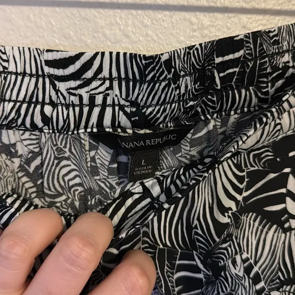 Banana Republic Satin Zebra Print Pajama Set Large