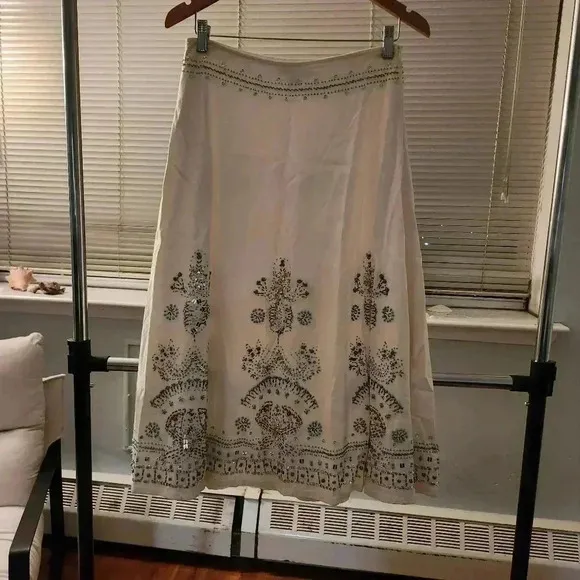 Black and White Embroidered skirt