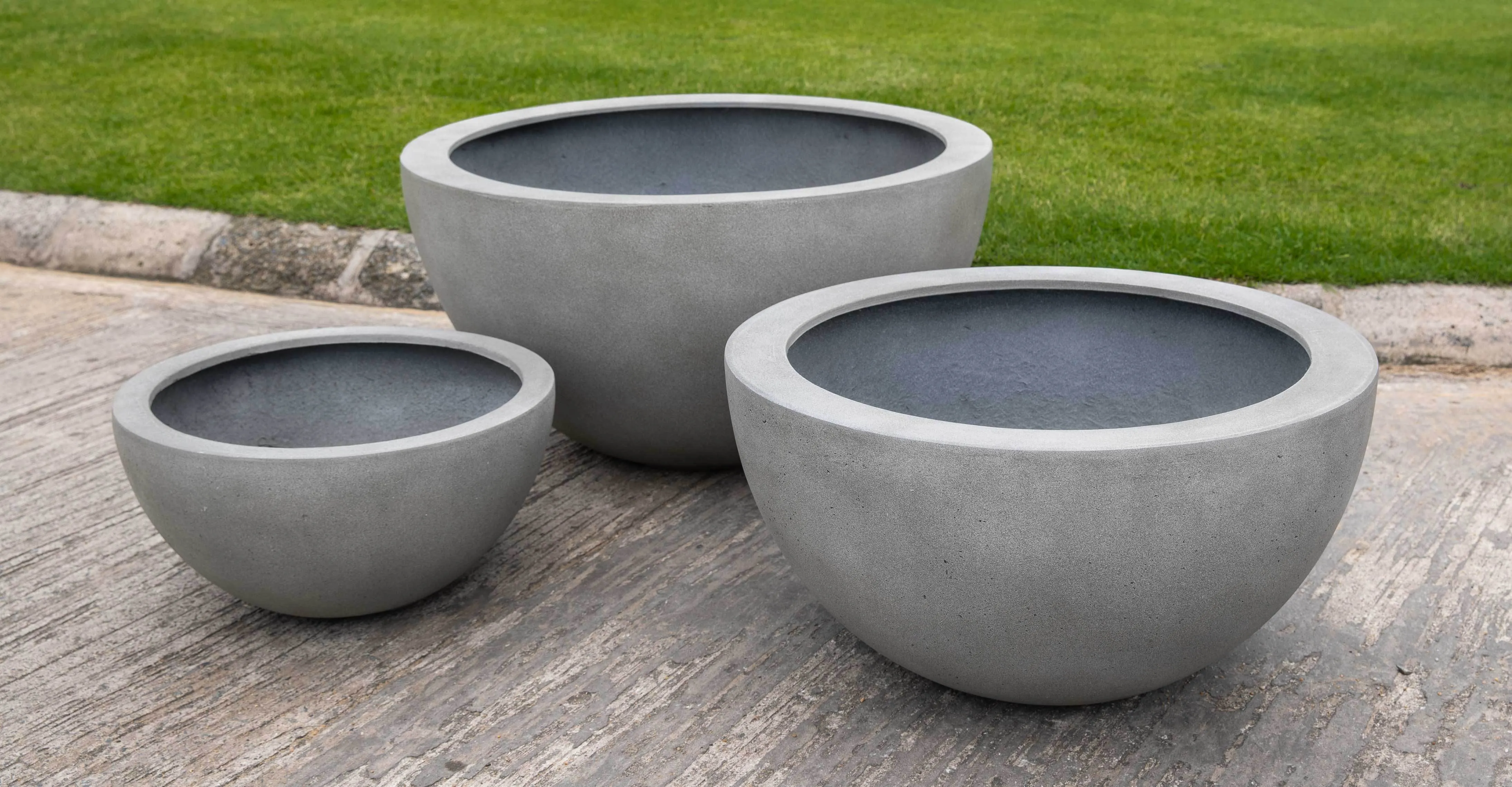 Campania Piccadilly Planters
