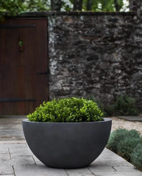 Campania Piccadilly Planters