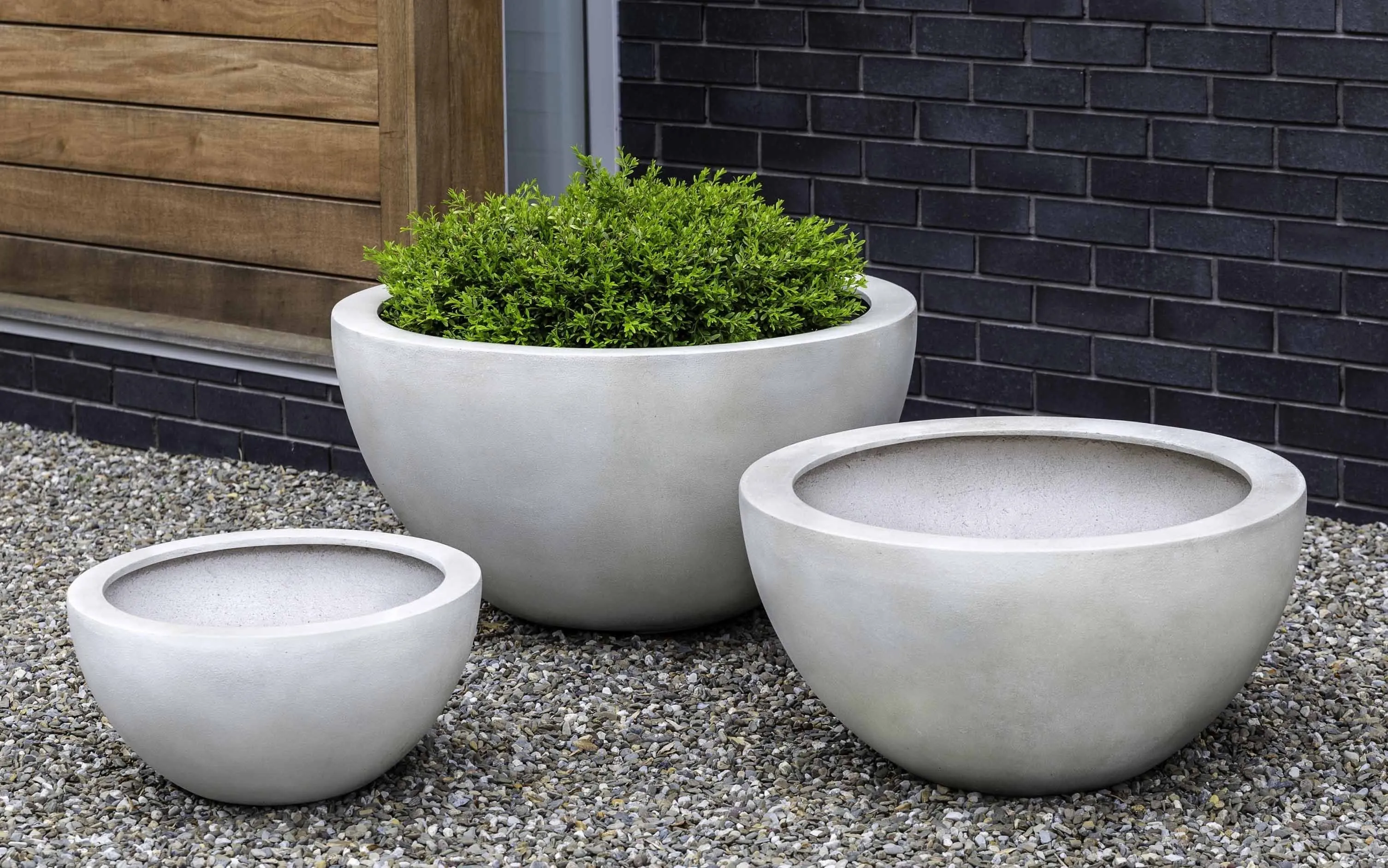 Campania Piccadilly Planters