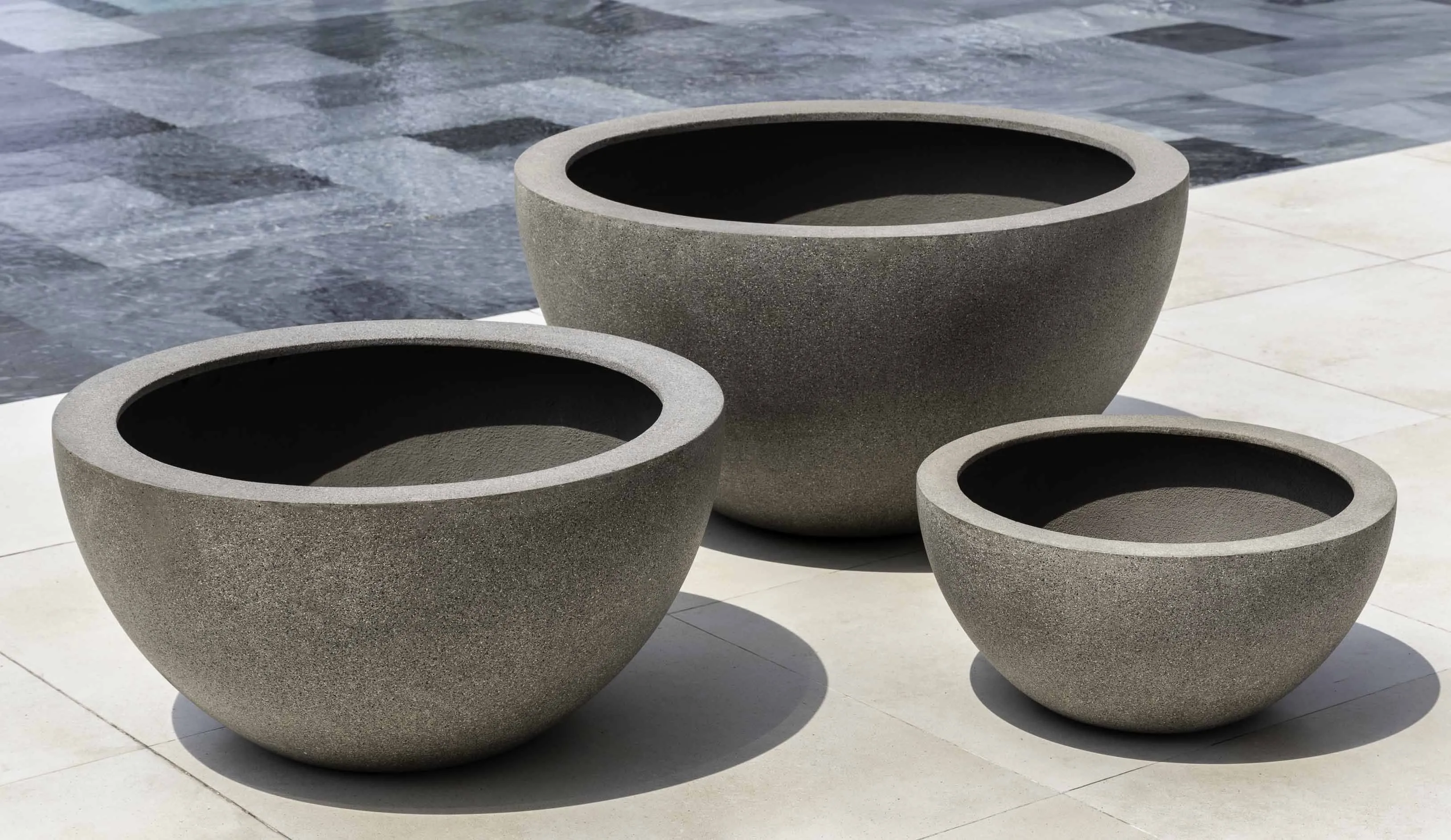 Campania Piccadilly Planters