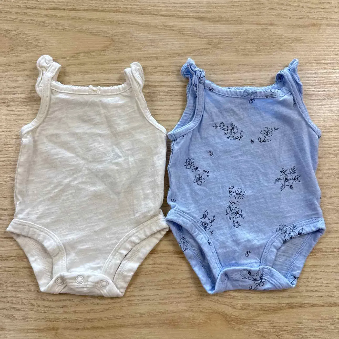 Carter's ONESIE basic