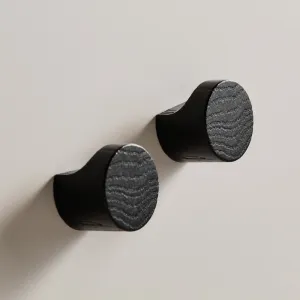 DESIGNSTUFF Crest Hook, Medium, Black Oak (Set of 2)
