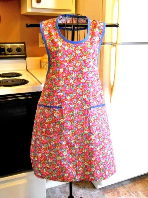 Grandma Old Fashioned Handmade Apron in Red Floral size Large