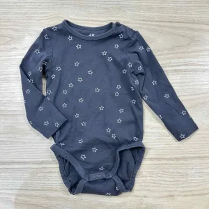 H&M ONESIE basic