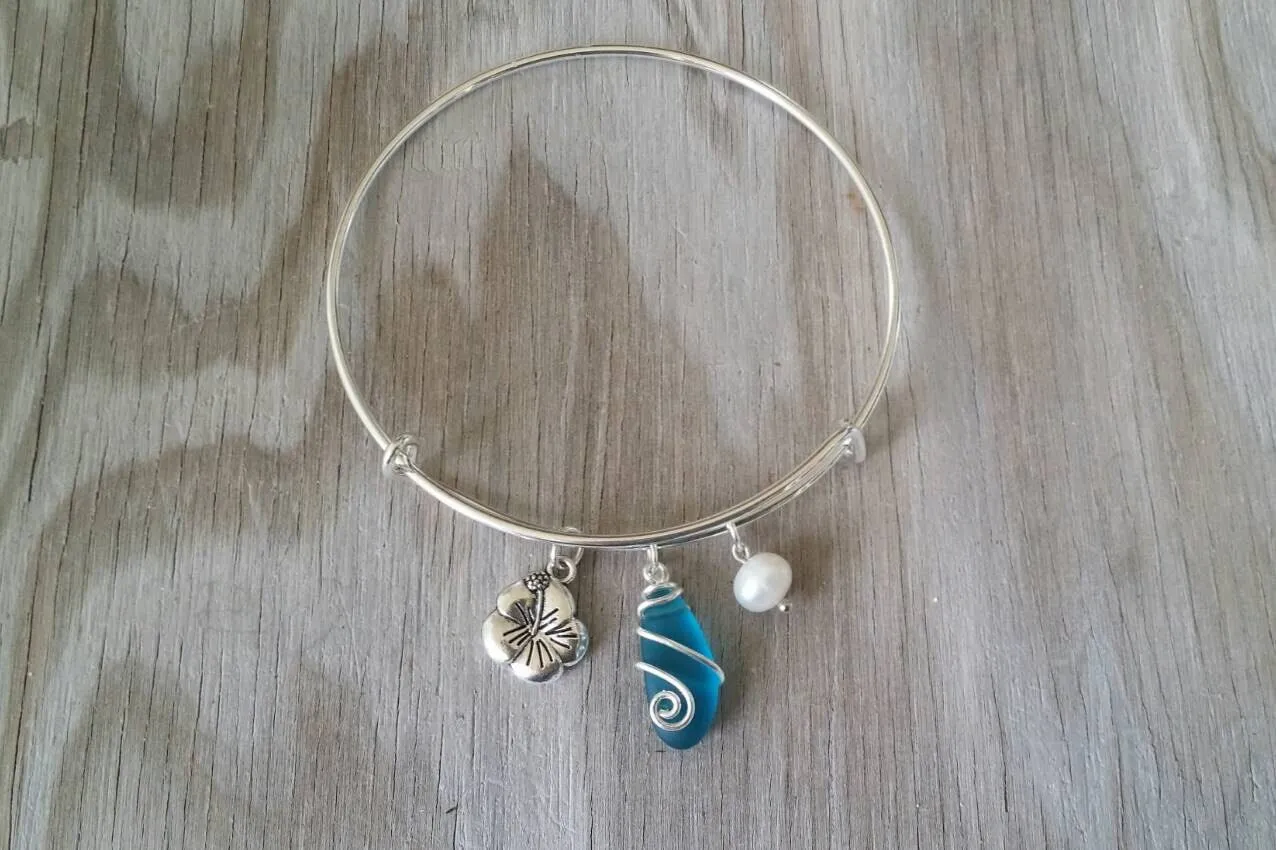 Hawaiian Jewelry Sea Glass Bracelet, Teal Bracelet Hibiscus Pearl Beach Bracelet Sea Glass Jewelry For Women, Beach Bracelet For Beach Girls