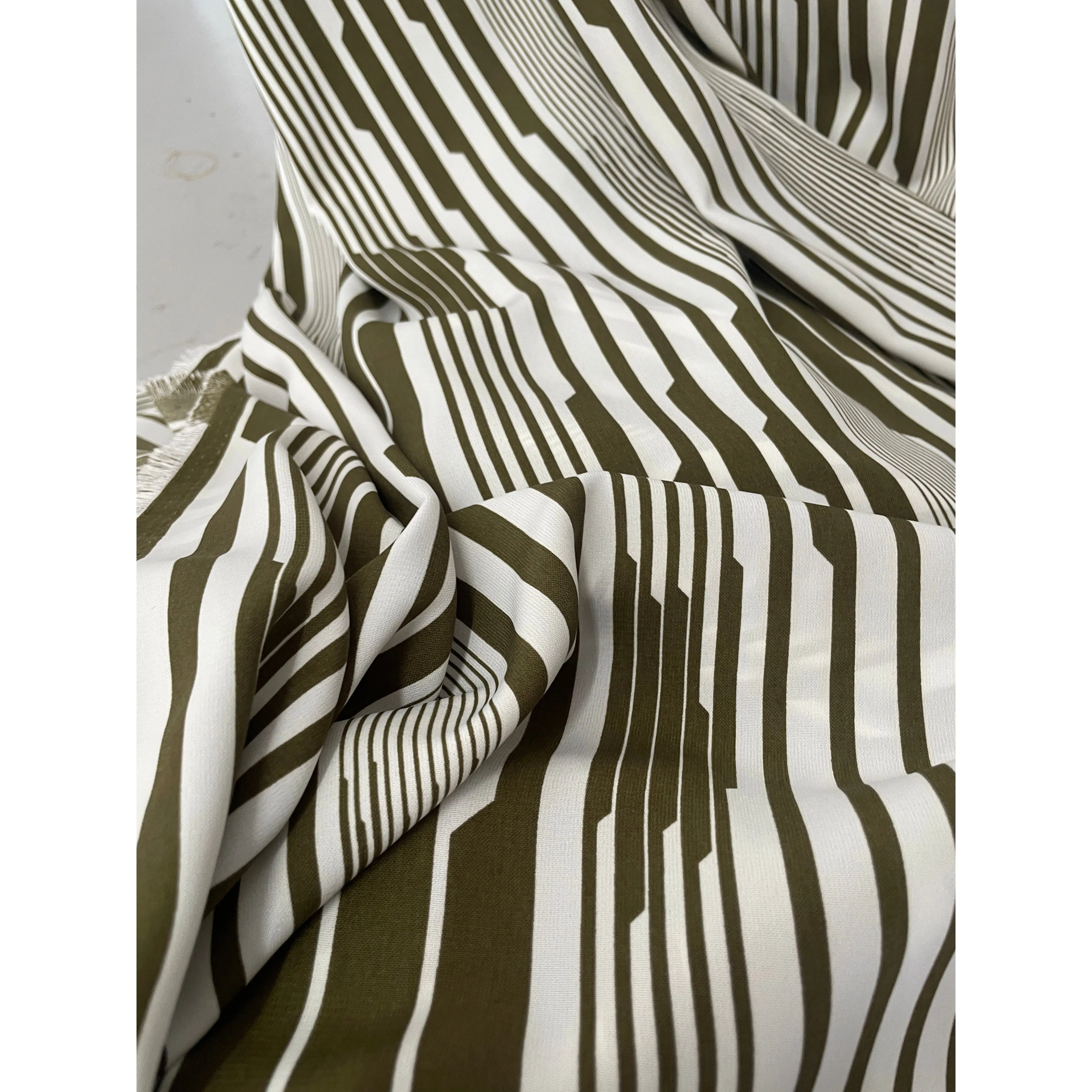 Lillie lines Olive (fabric)