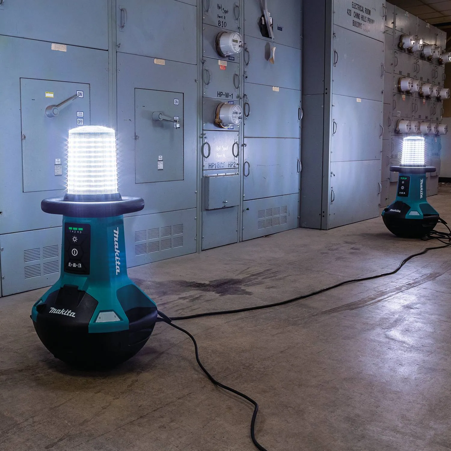 Makita DML810 18V LXT Self-Righting LED Work Light (Tool Only)