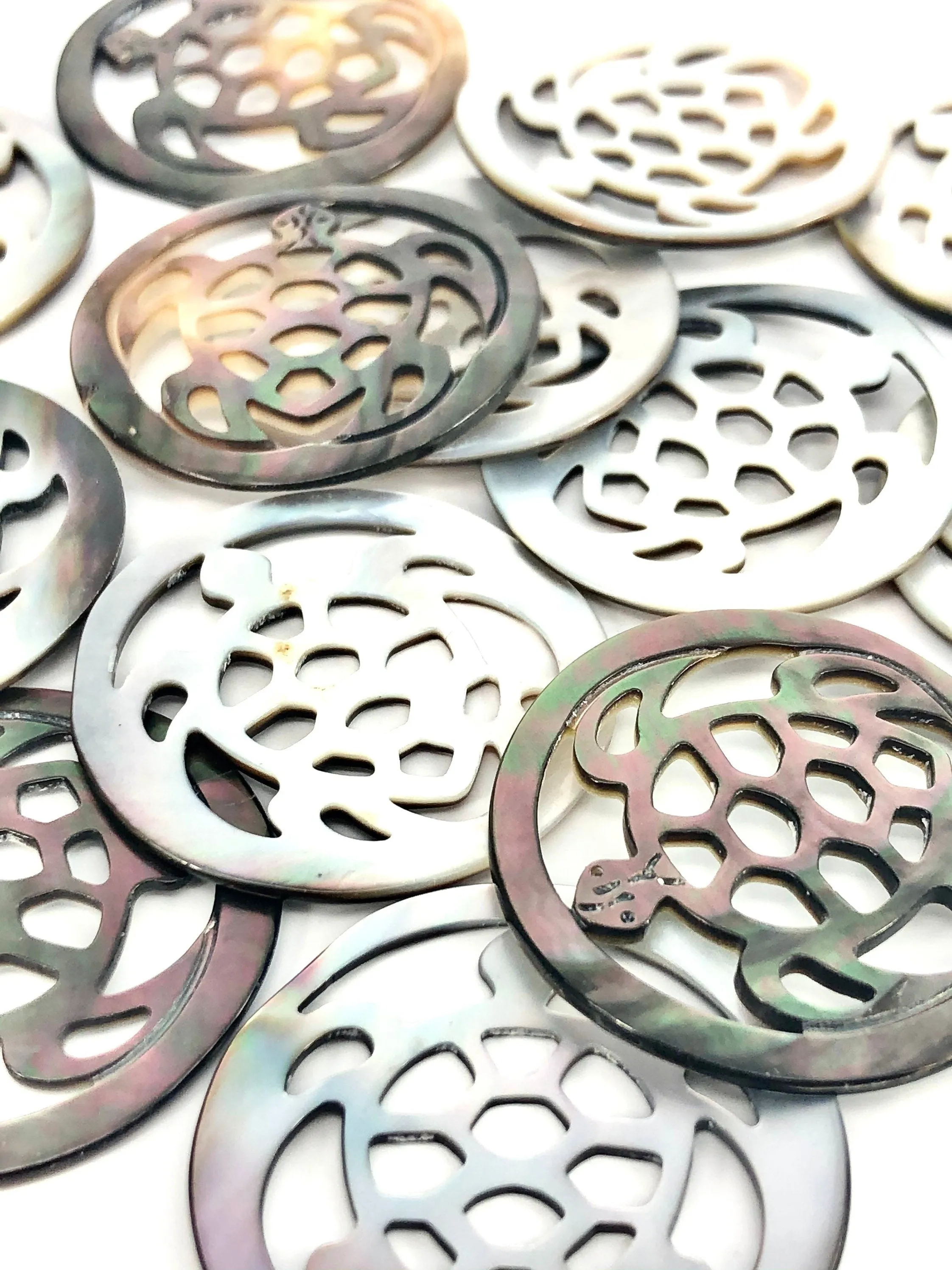 Mother Of Pearl Enclosed Turtle Sku#M376