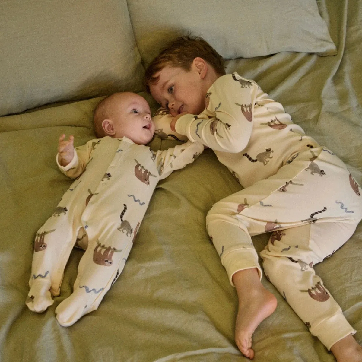 Nature Baby Cotton Stretch and Grow - Sloth Snuggle