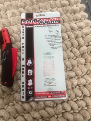 New solo Comb humane grooming FREE POSTAGE**