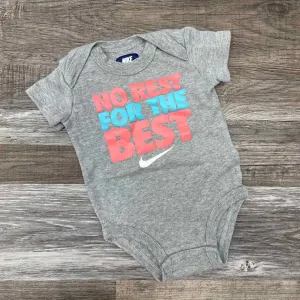 Nike ONESIE basic