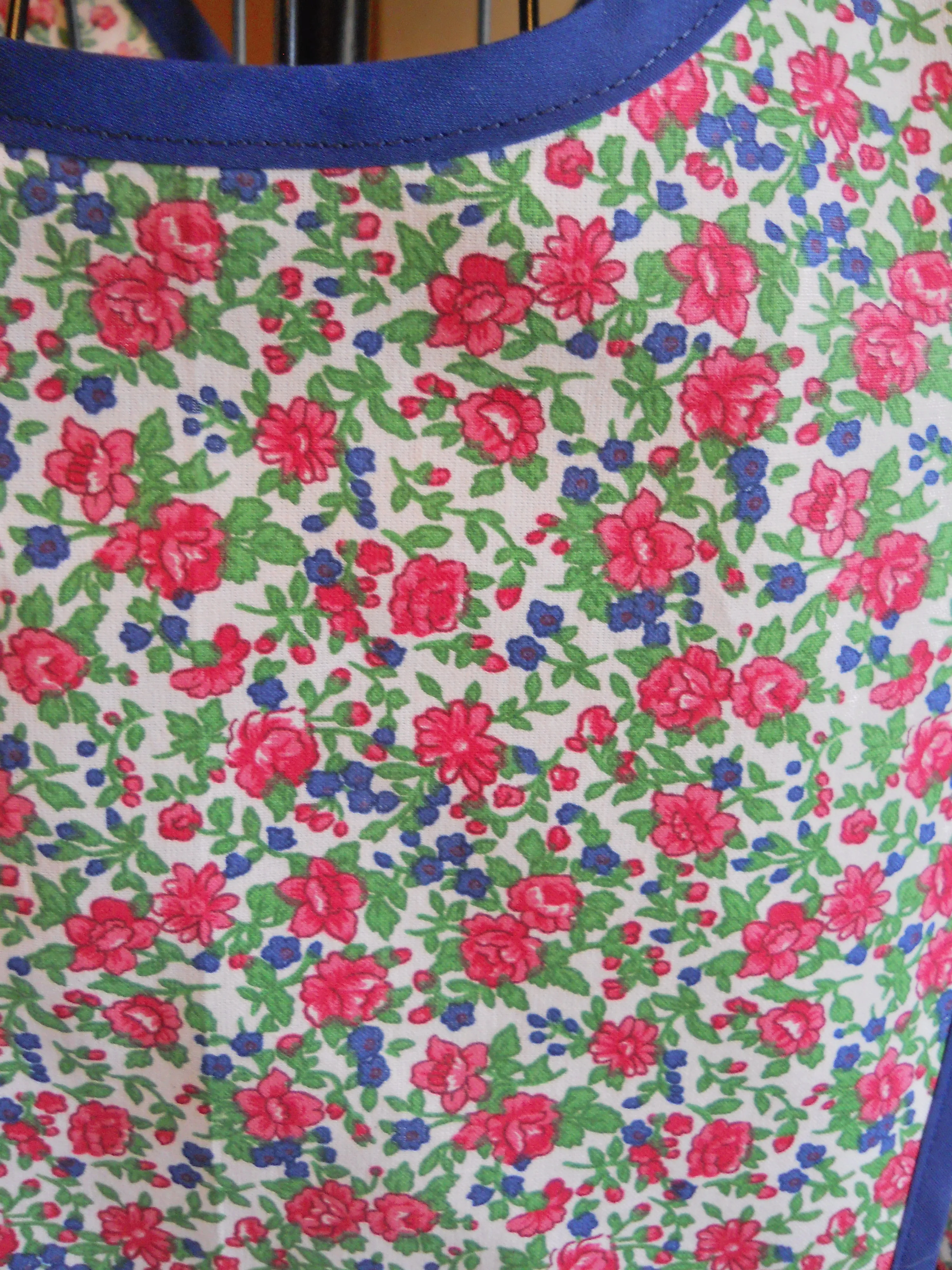 Old Fashioned Grandma Style Crossover No Tie Apron in Navy and Pink Floral Size Medium