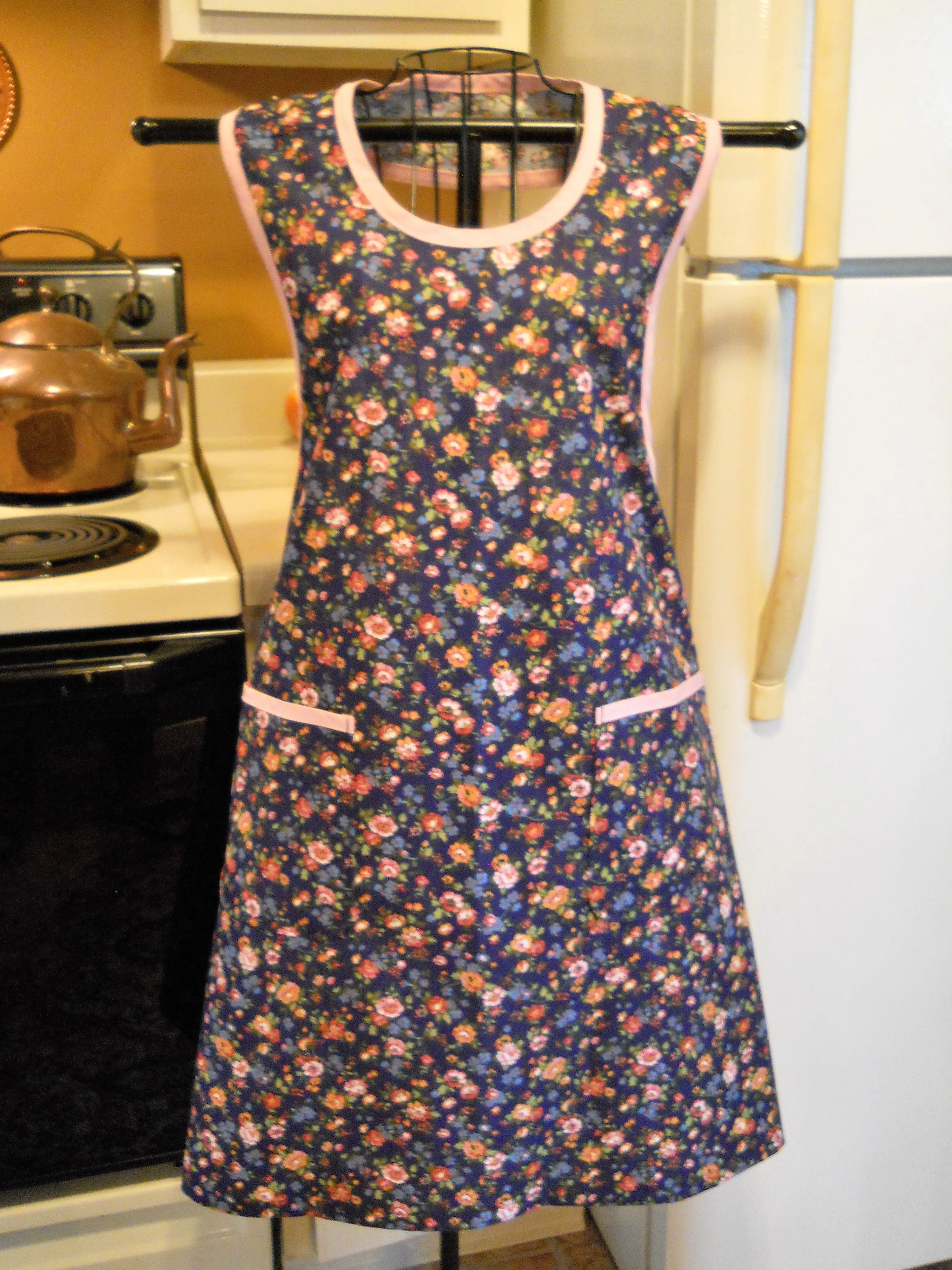 Old Fashioned Grandma Style Navy and Pink Calico Floral Apron in Medium