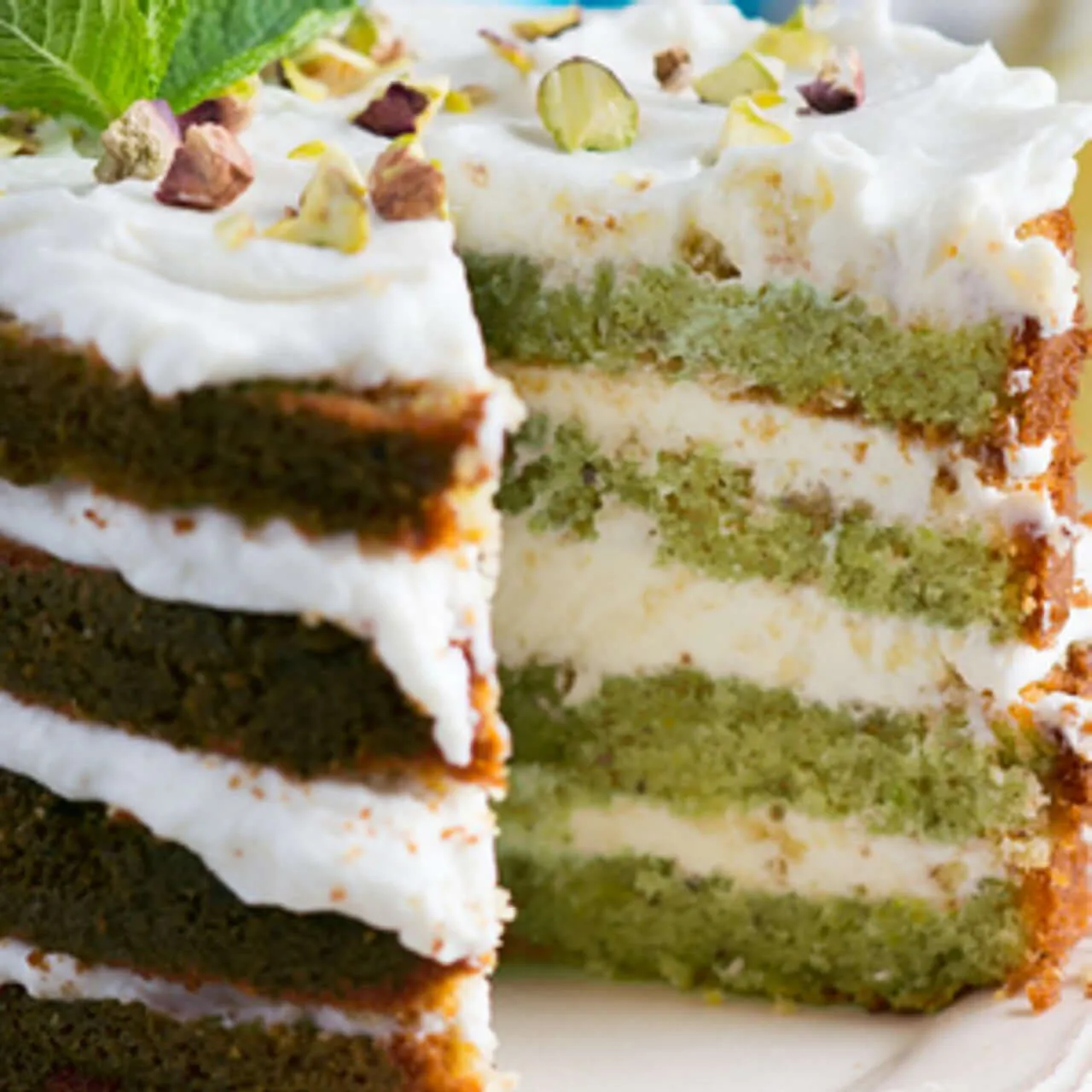 Pistachio Dream Cake Scented 10 oz Jar Candle