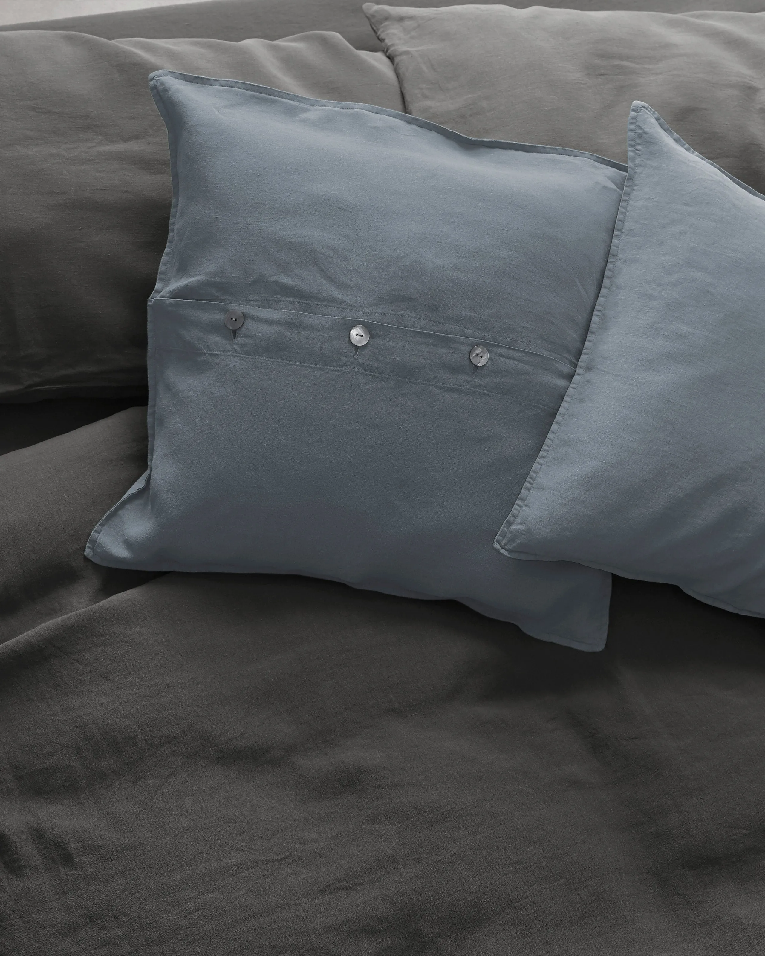 Rem Cushions Set