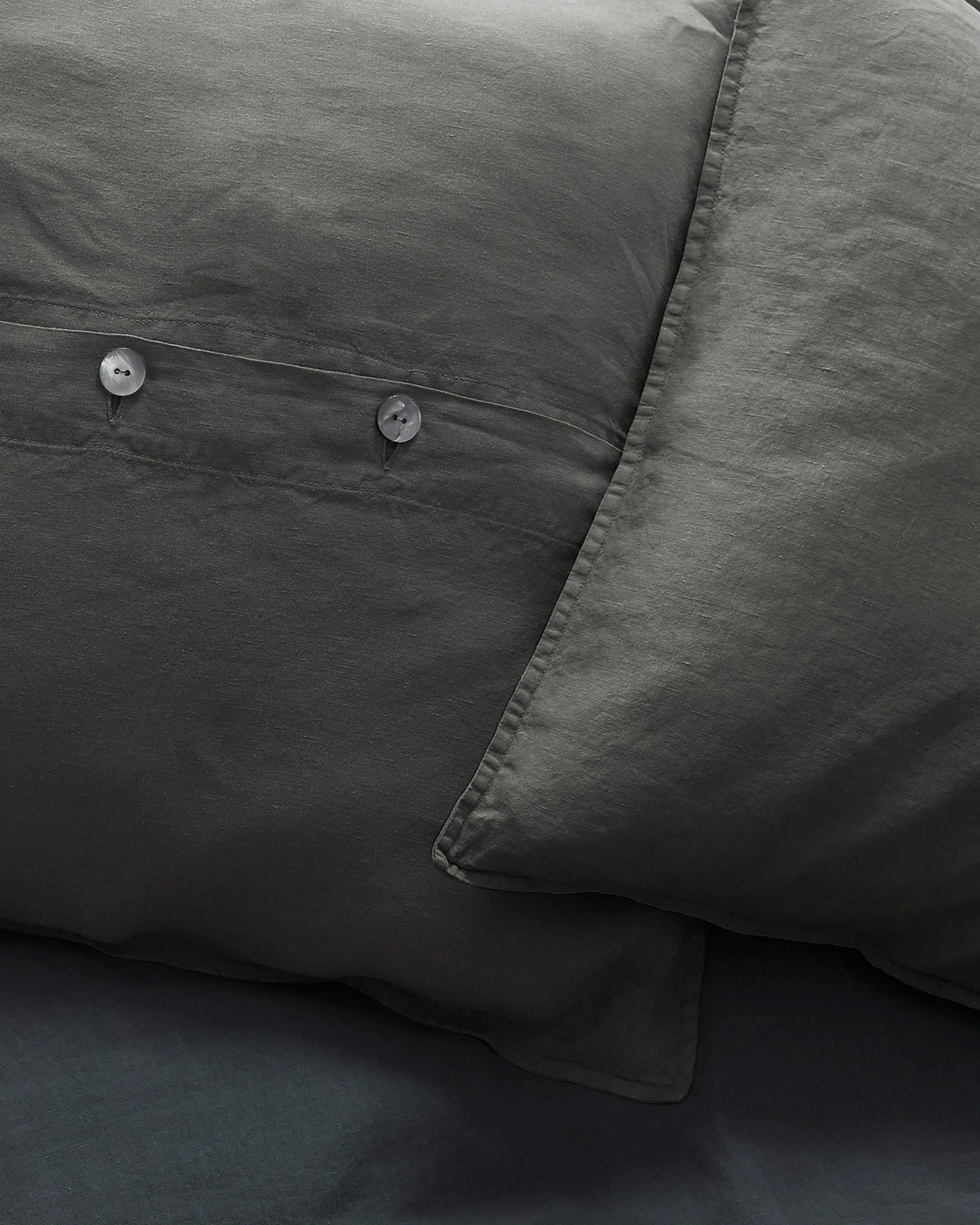 Rem Cushions Set