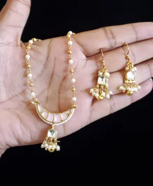 Sowmya Pachi Kundan Simple Pearl Chain Set Pink