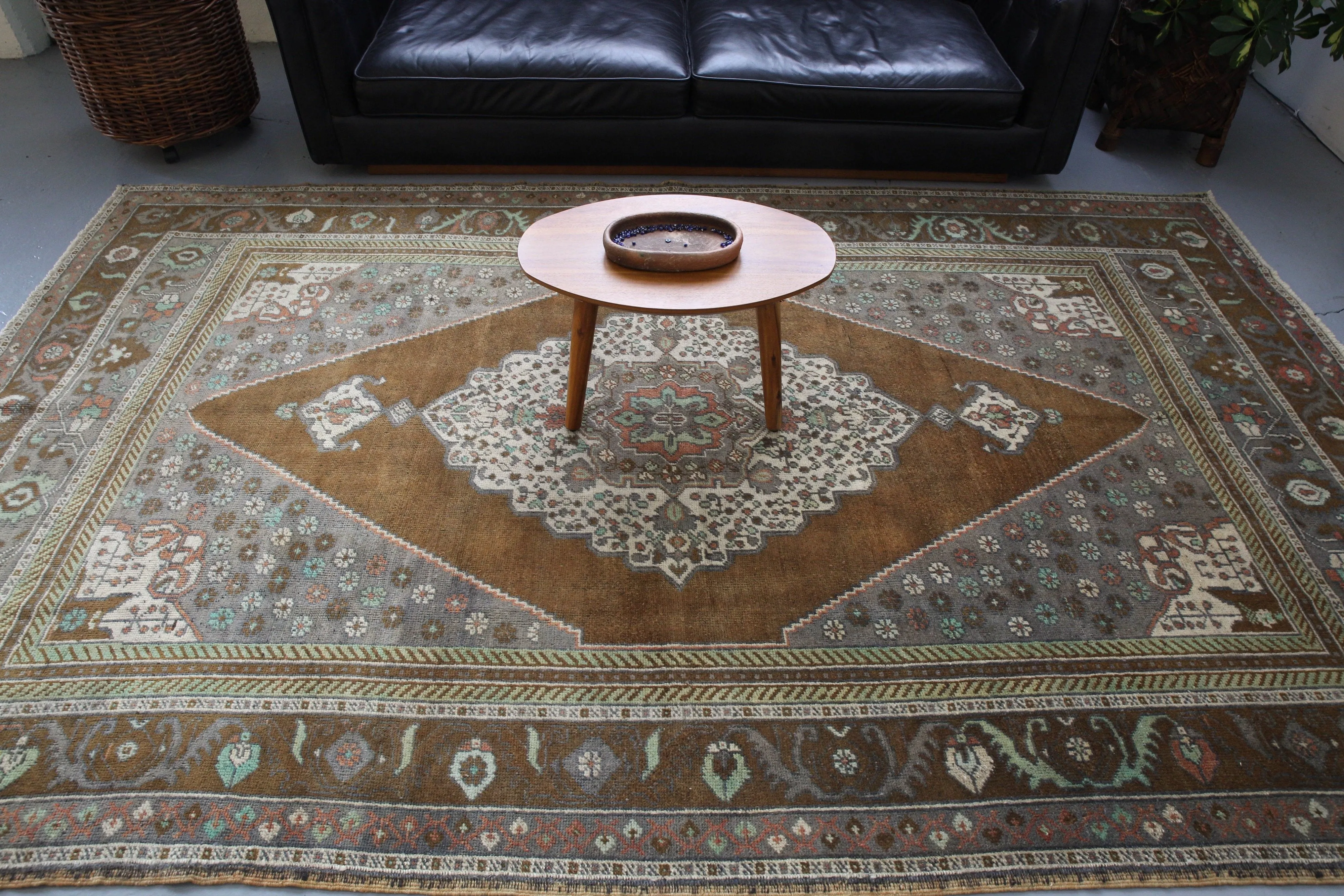 Vintage Turkish Taspinar Rug 6'x9'10"