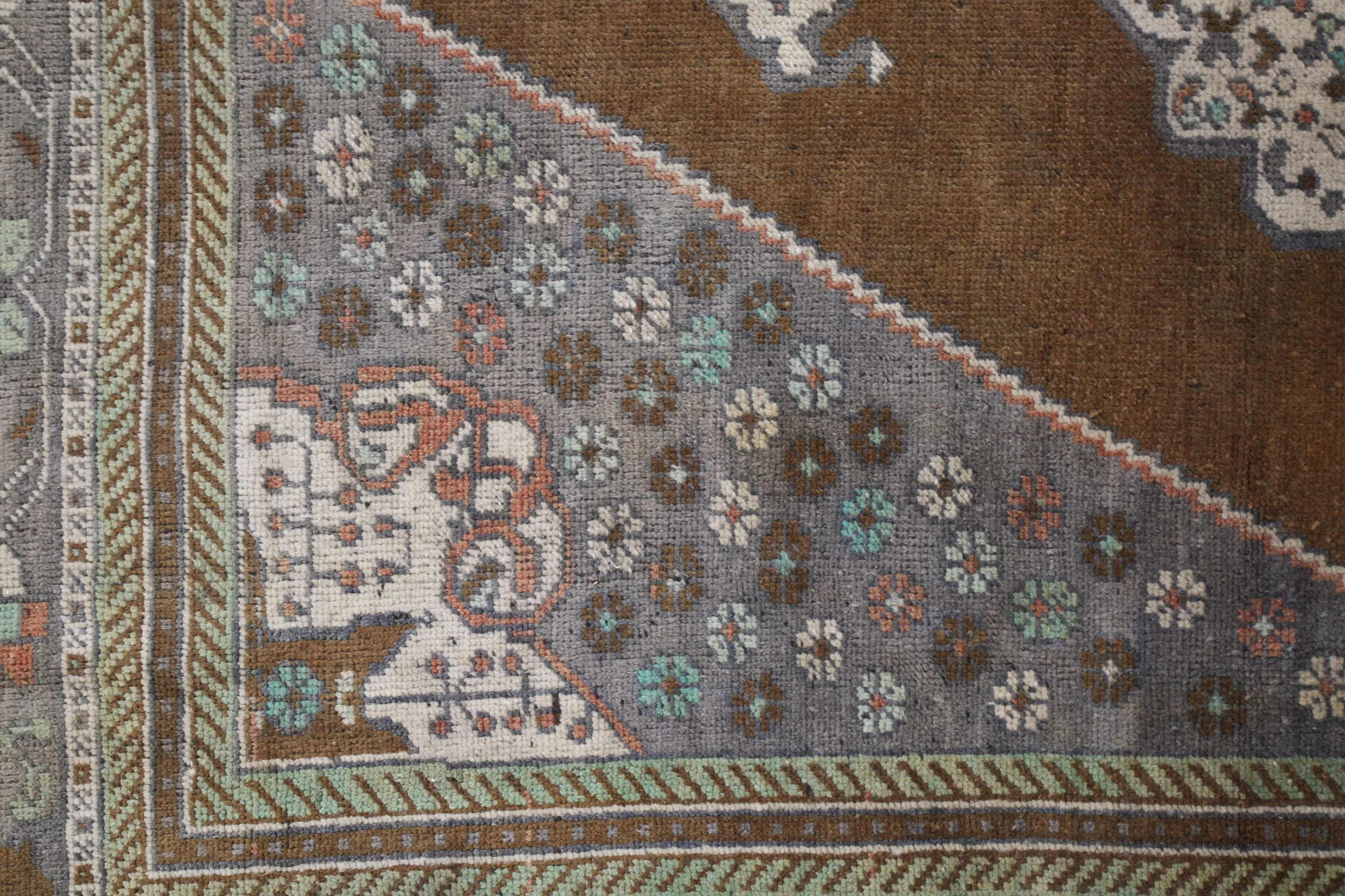 Vintage Turkish Taspinar Rug 6'x9'10"