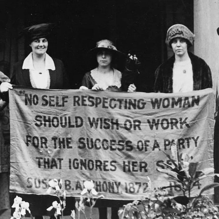 VOTE Women's Flowy Muscle